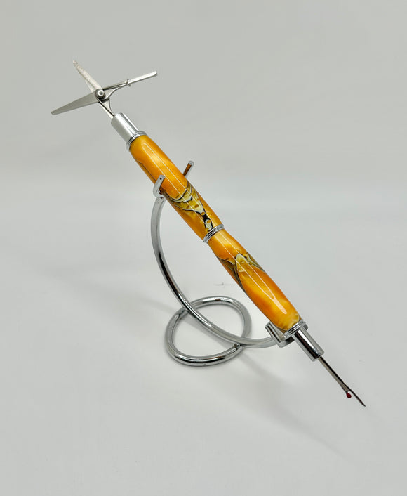 Seam ripper/mini scissor combo